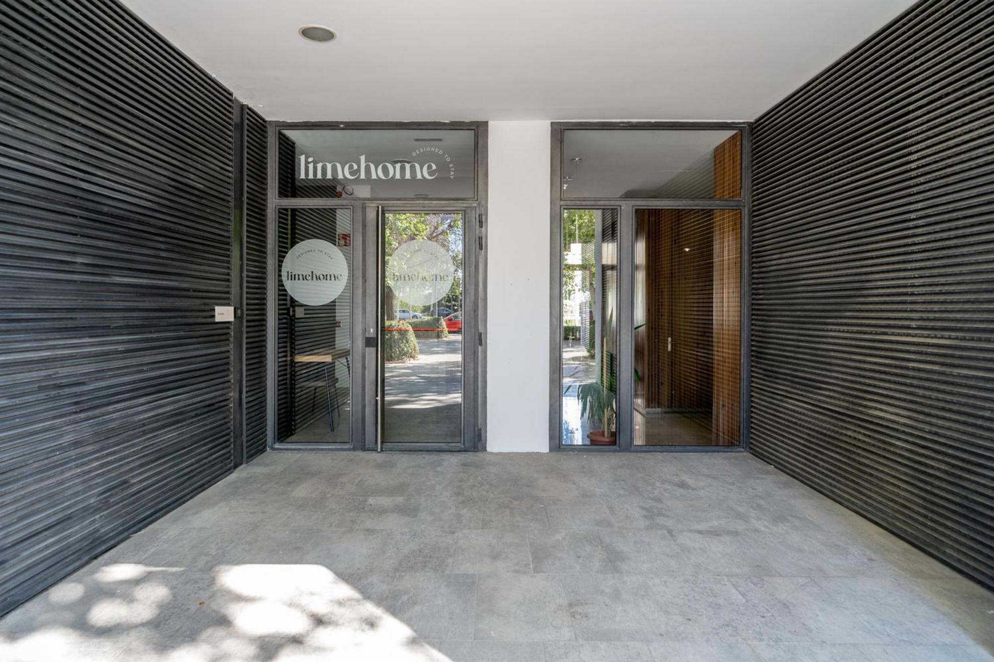 Limehome Valencia Carrer D'Antonio Ferrandis 外观 照片