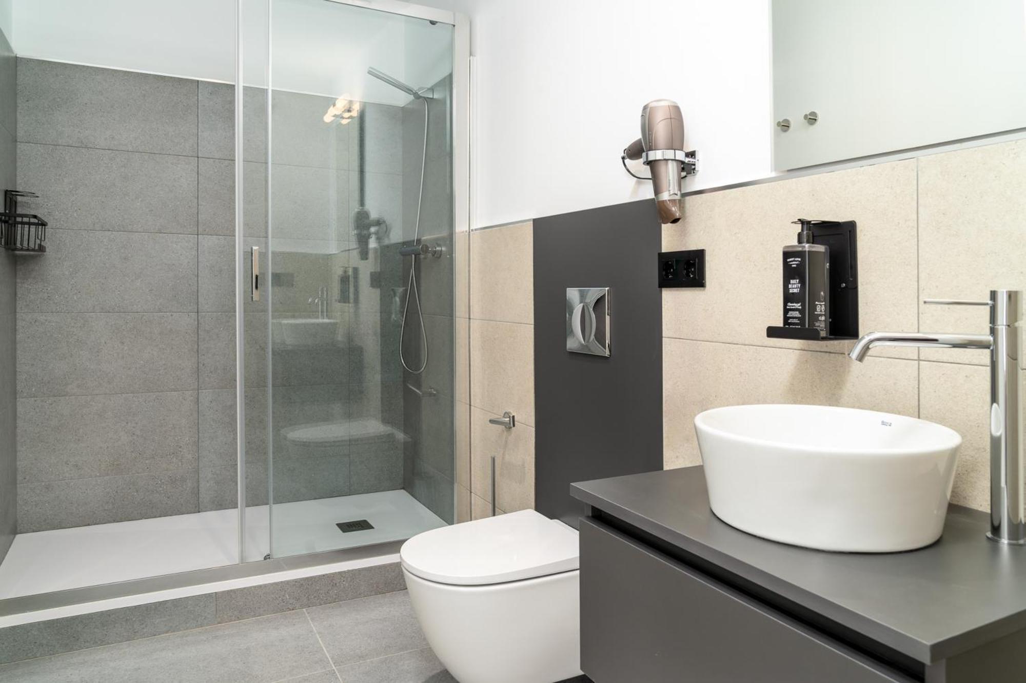 Limehome Valencia Carrer D'Antonio Ferrandis 外观 照片