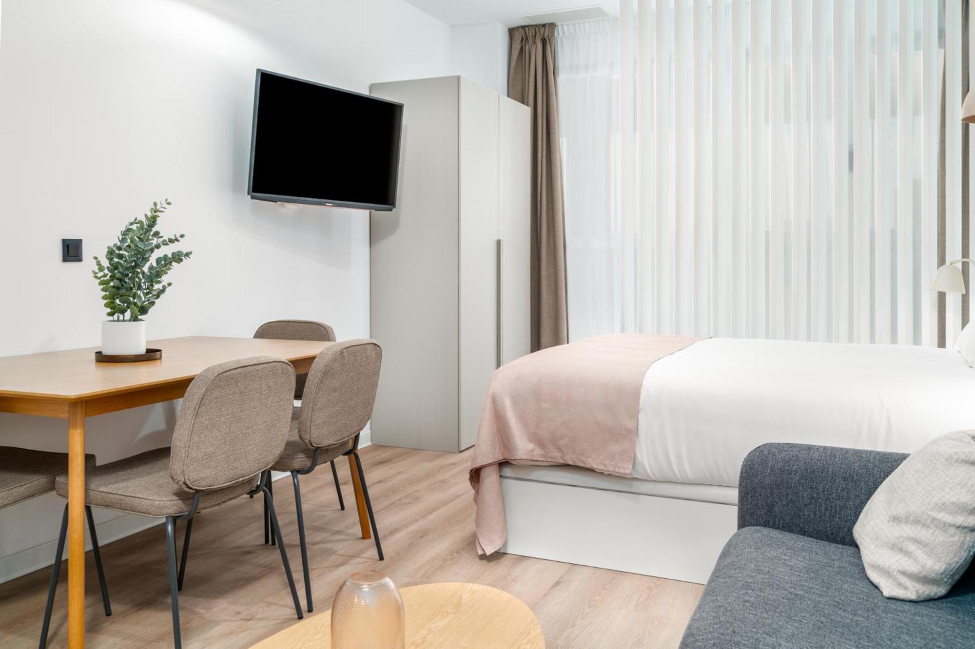 Limehome Valencia Carrer D'Antonio Ferrandis 外观 照片